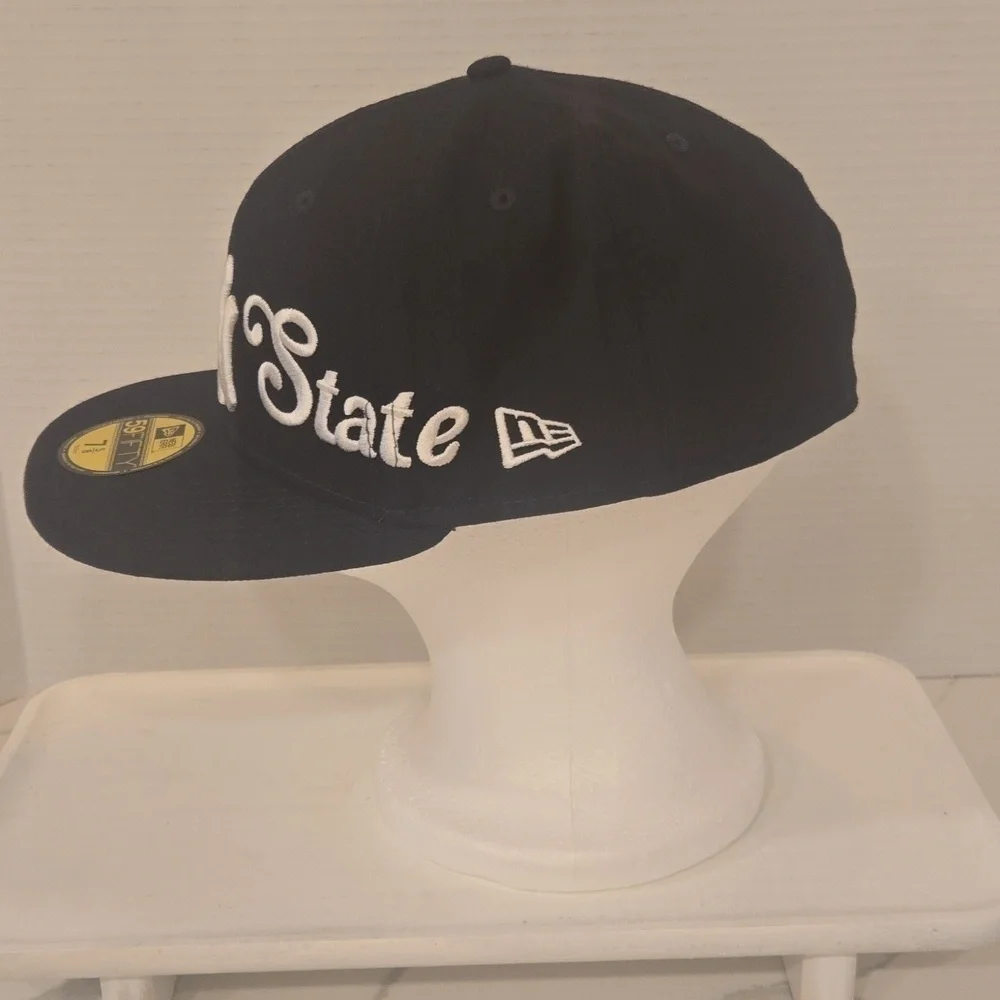 New Era Yankees Empire State Embroidered Baseball Cap Black White Size 7 5/8
